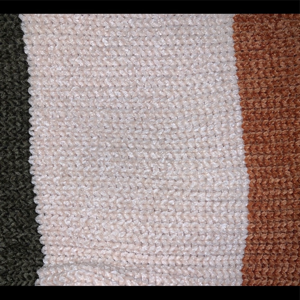 Color Block sweater - Picture 2 of 3